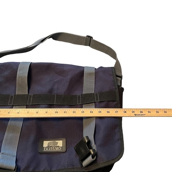 Buffalo Messenger Bag-Flap Closure-3 zipper pockets-2 zipper pockets on ends - Picture 9 of 11